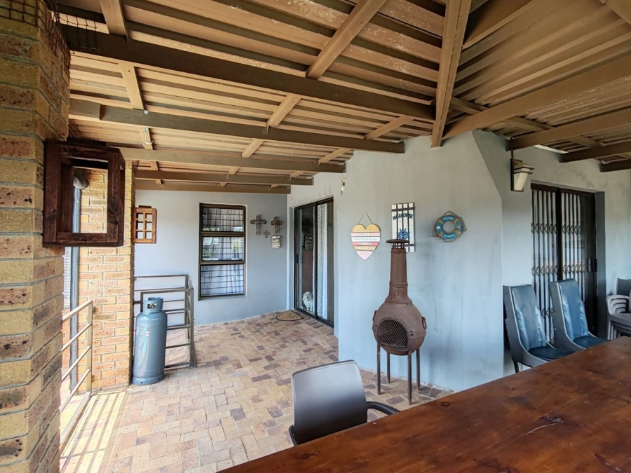 3 Bedroom Property for Sale in The Crest Western Cape